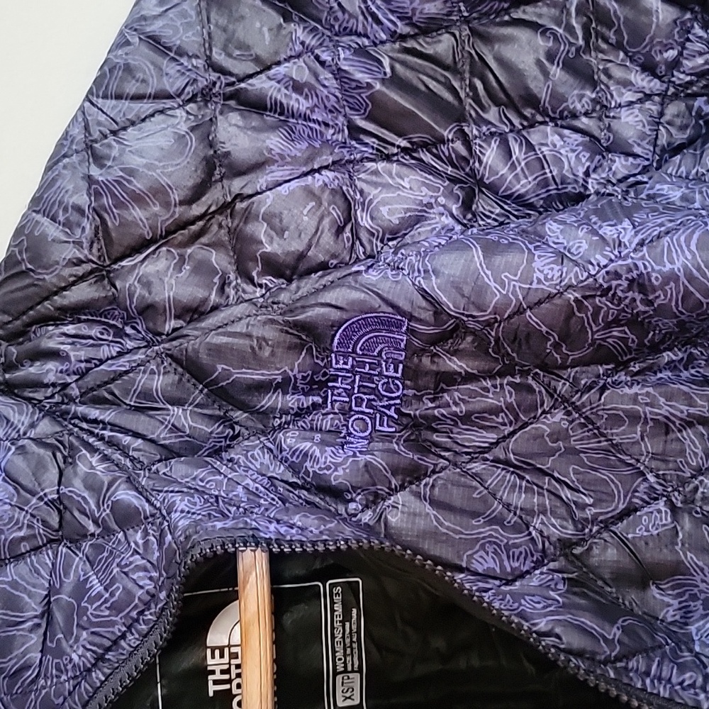 Northface Lightweight Packable Puffer Jacket Xs - image 3